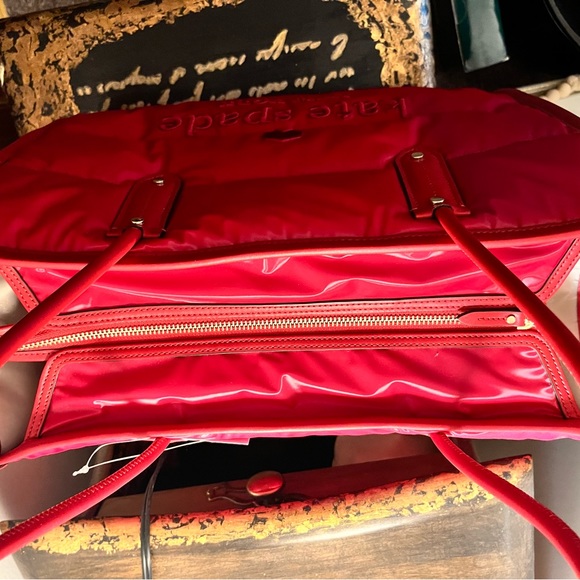 BNWT Kate Spade Ella X-Large puffy tote bag quilted CHERRY RED travel work - Picture 9 of 16